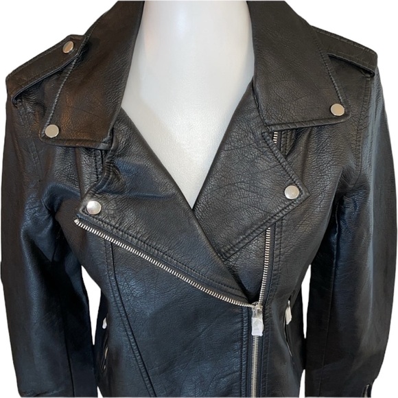 Romeo + Juliet Couture Black Faux Leather Jacket Size Medium NWT - Picture 3 of 17